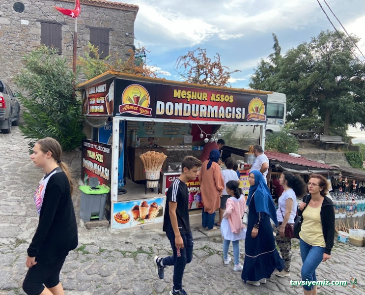 Ahmet Usta Meşhur Assos Dondurması