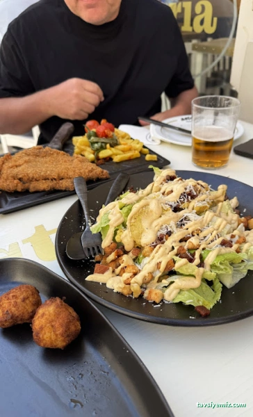 Ahqam Cafe Lounge Restaurant