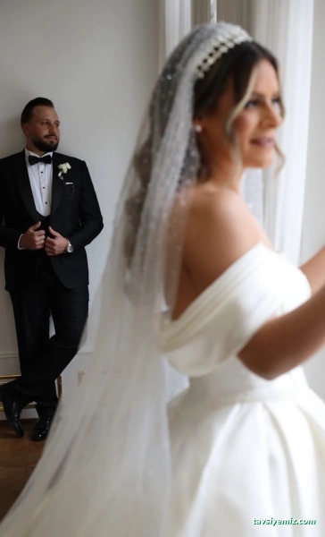 Akdeniz Mahallesi Halit Ziya Bulvarı, Gazi Blv. No:24, 35210 Konak