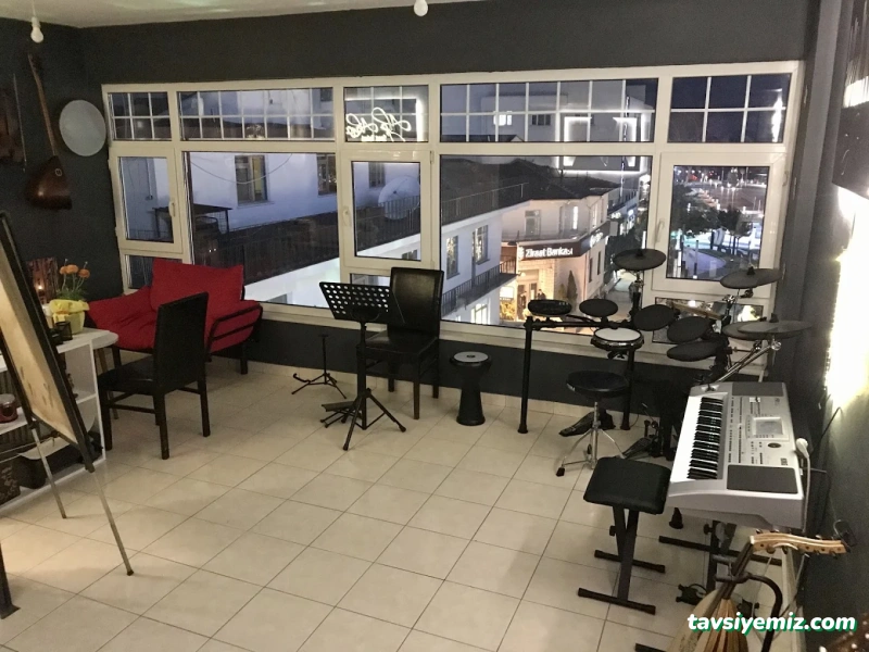 Alp Akıncı Sanat Atölyesi