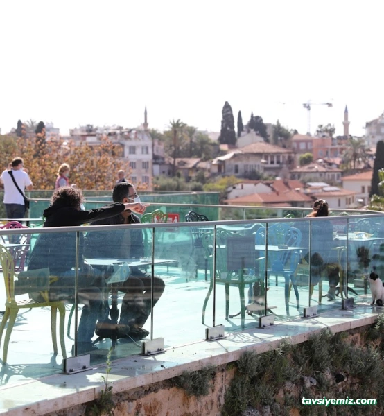 Antalya Büyükşehir Belediyesi Tophane Çay Bahçesi