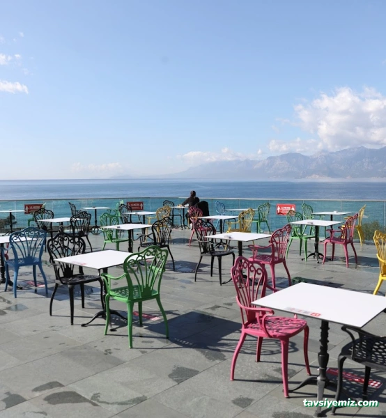 Antalya Büyükşehir Belediyesi Tophane Çay Bahçesi