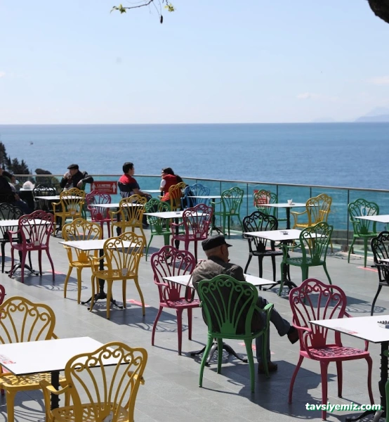 Antalya Büyükşehir Belediyesi Tophane Çay Bahçesi