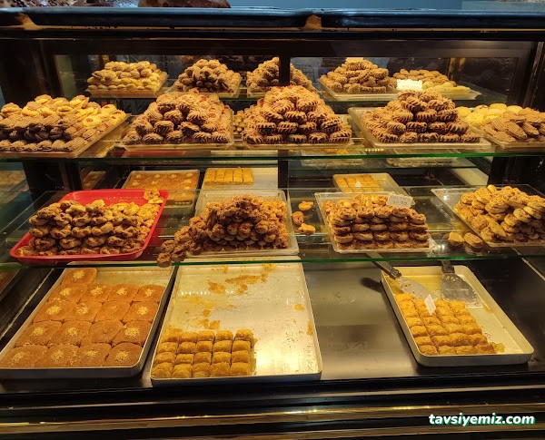 Ayışığı Unlu Mamülleri Ve Ömer Usta Çiğköfte