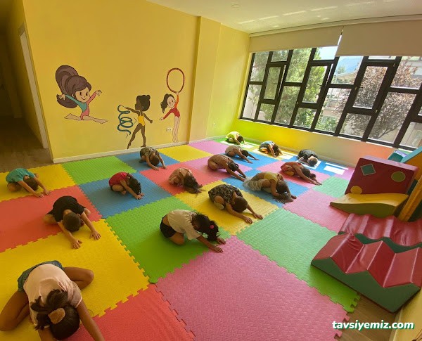 Rengarenk Kreş Ve Anaokulu