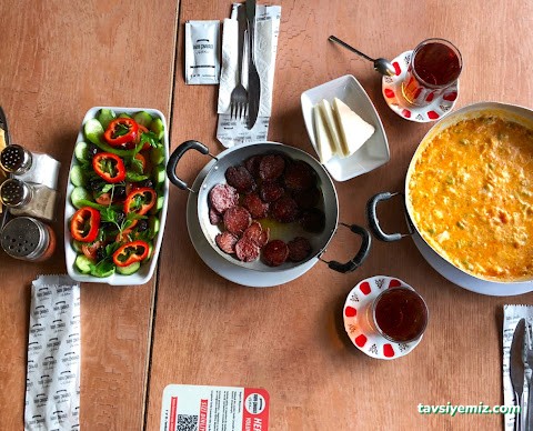 Çengelköy Tarihi Çınaraltı