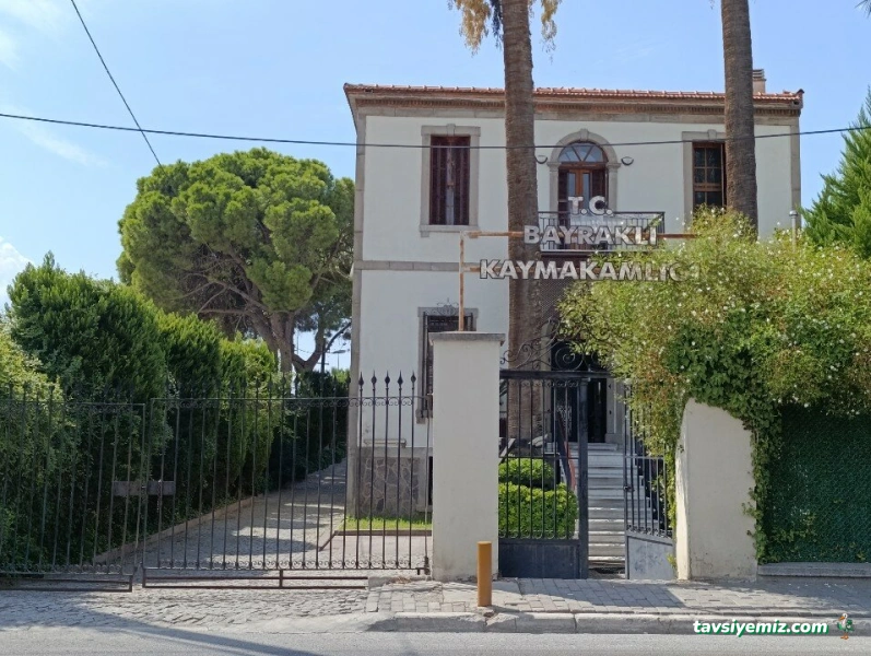 Bayraklı Kaymakamlığı