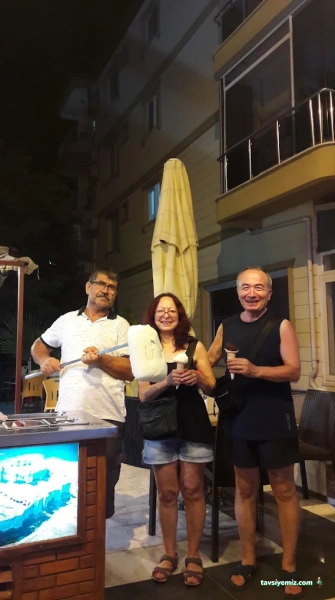 Bayram Ustanın Meşhur Dövme Dondurması