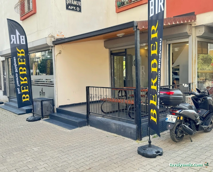 Bir Berber Saç Tasarım Stüdyosu