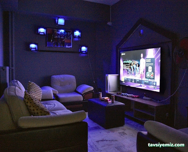 Black Pes Playstation Cafe