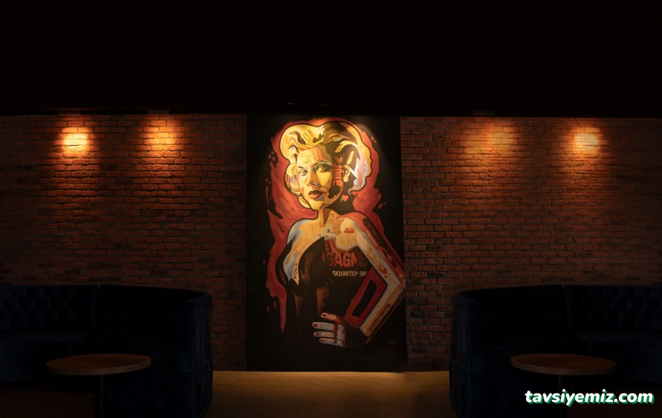 Bobbyloon Night Club