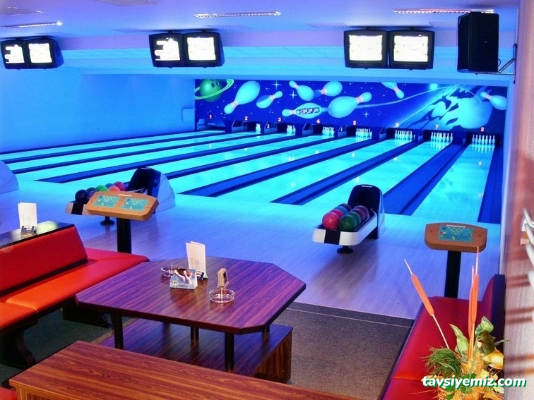 Bowling Cafe