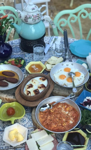 Bozukbağ Kahvaltıcısı