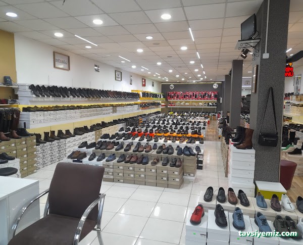 Üniversiteli Ayakkabı