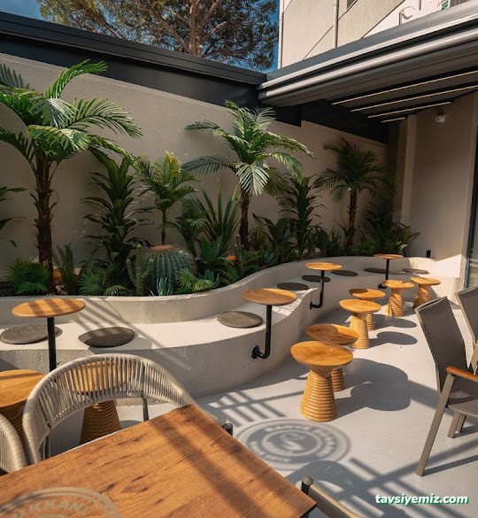 Millet Mahallesi Kahve Dükkanı