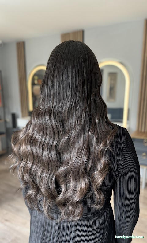 Mad Hair Studio Bayan Kuaförü