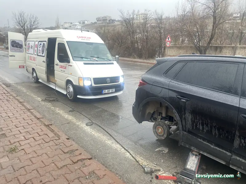 Çabucak Oto Lastik Yol Yardım Servisi