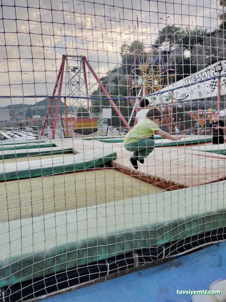 Çocuk Oyun Alanı Lunapark