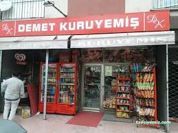 Demet Kuruyemiş