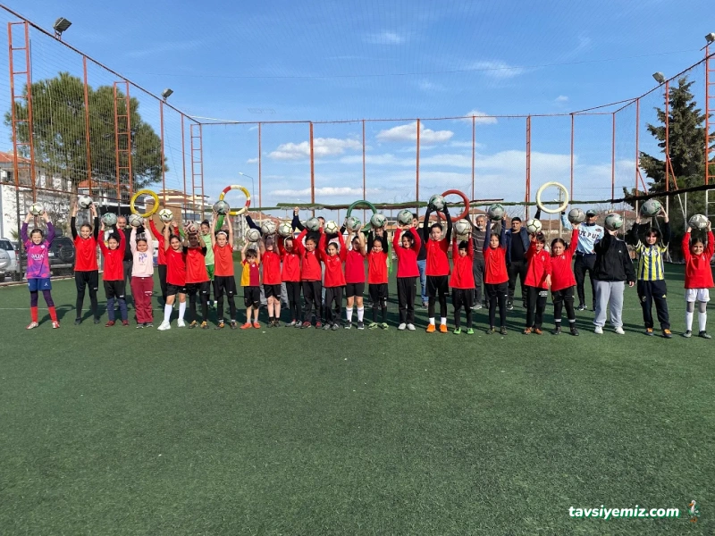 Denizli Sultanlarspor Kadın Futbol Kulübü