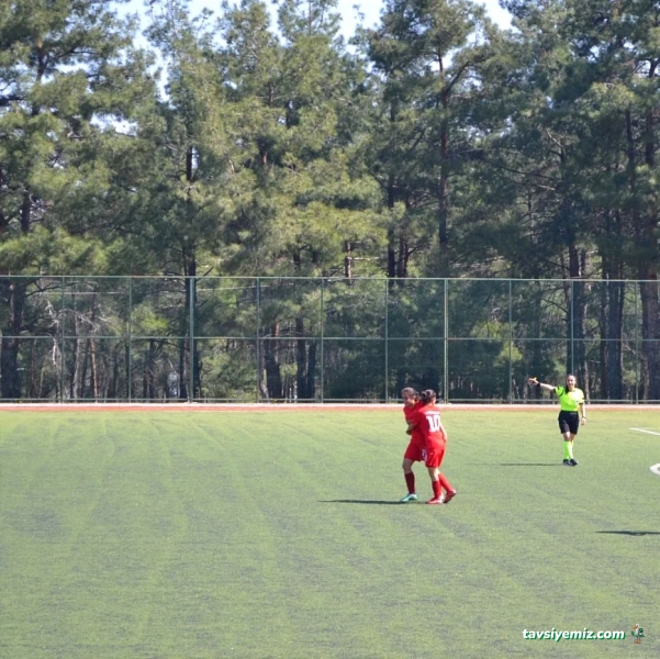 Denizli Sultanlarspor Kadın Futbol Kulübü