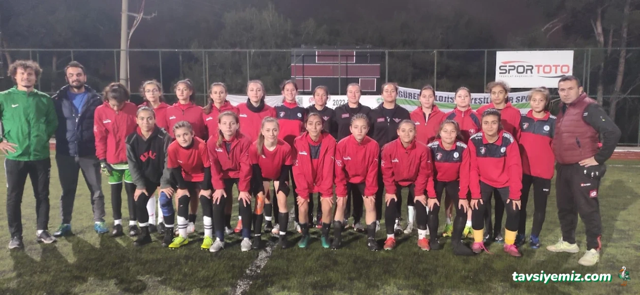 Denizli Sultanlarspor Kadın Futbol Kulübü