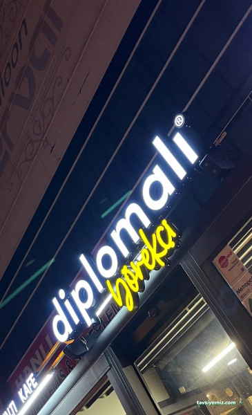 Diplomalı Börekçi