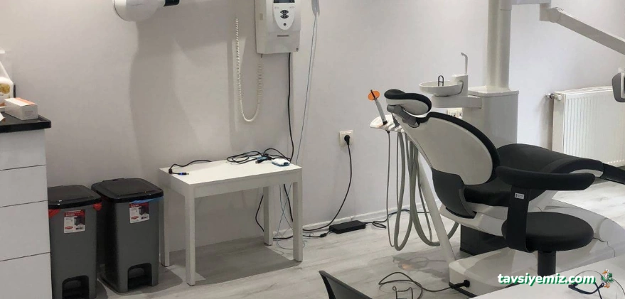 Diş Hekimi Yeşim Ayık