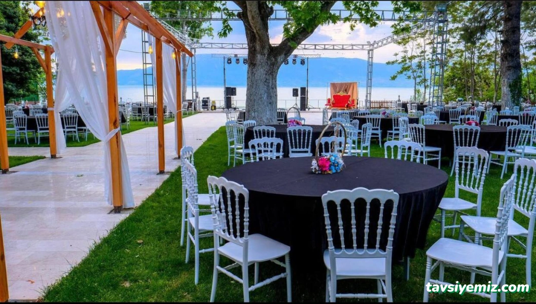 Dnm & Gold Kır Bahçesi