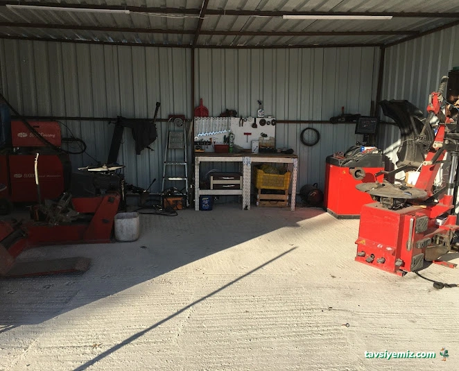 Dört Mevsim Oto Lastik - Bursa Nöbetçi Lastikçi 7/24 Mobil Yol Yardım Lastik Ve Oto Çekici Hizmeti