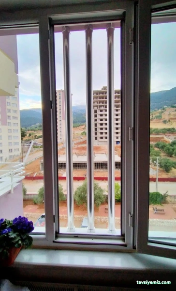 Efe Yapı Giyotin Cam Balkon Pergole Tente Otomatik Kapı ,Kepenk Panjur ,Paslanmaz Küpeşte Alüminyum Ve Pvc Doğrama Sistemleri