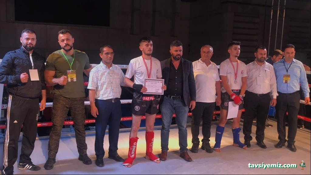 Enis Karaali Dövüş Sporları Eğitimi