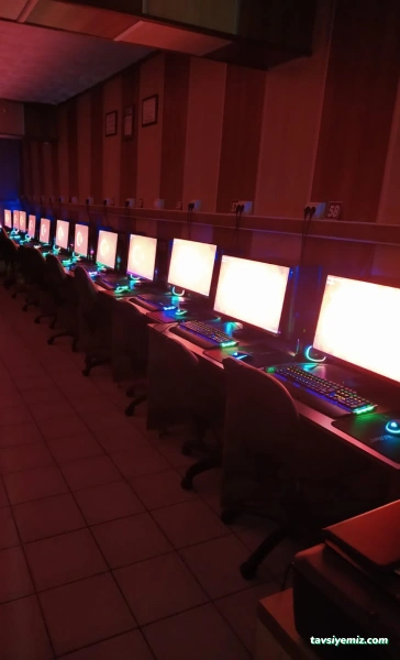 Gezegen Internet Cafe