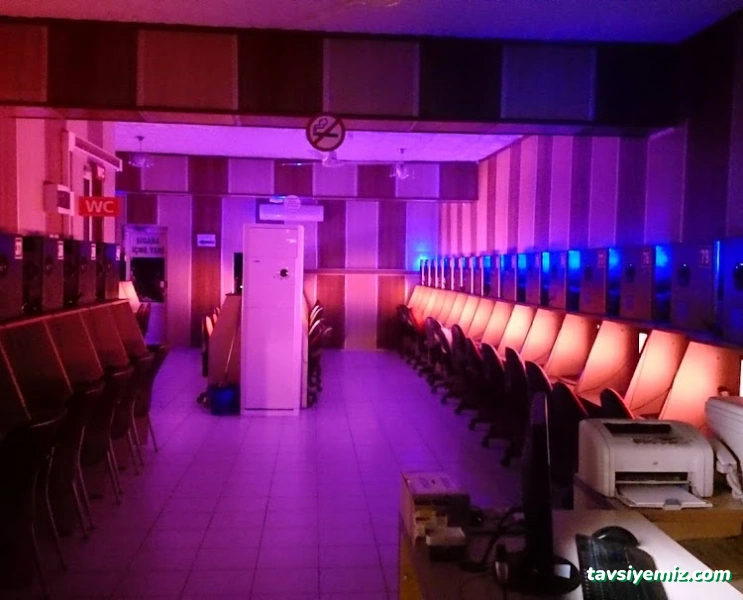 Gezegen Internet Cafe