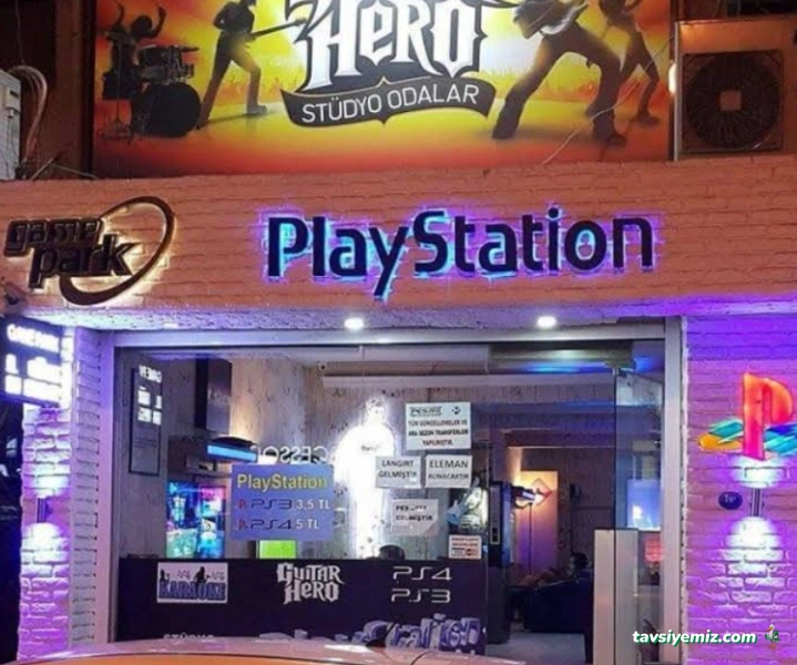 Game Park Kareoke Guitar Hero Playstation Cafe (Instagram:@Bornovakaraoke)