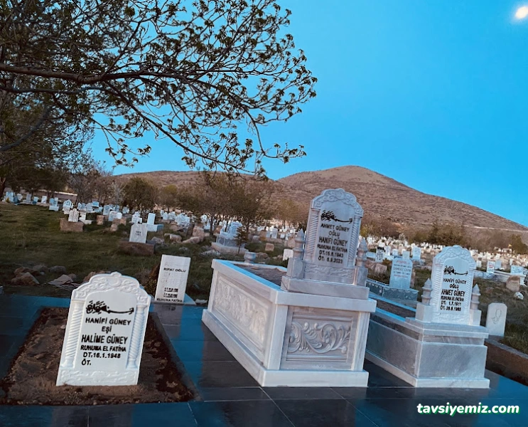 Gökkuşağı Mermer Granit Mezar Çeşme