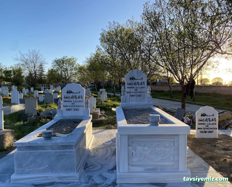 Gökkuşağı Mermer Granit Mezar Çeşme