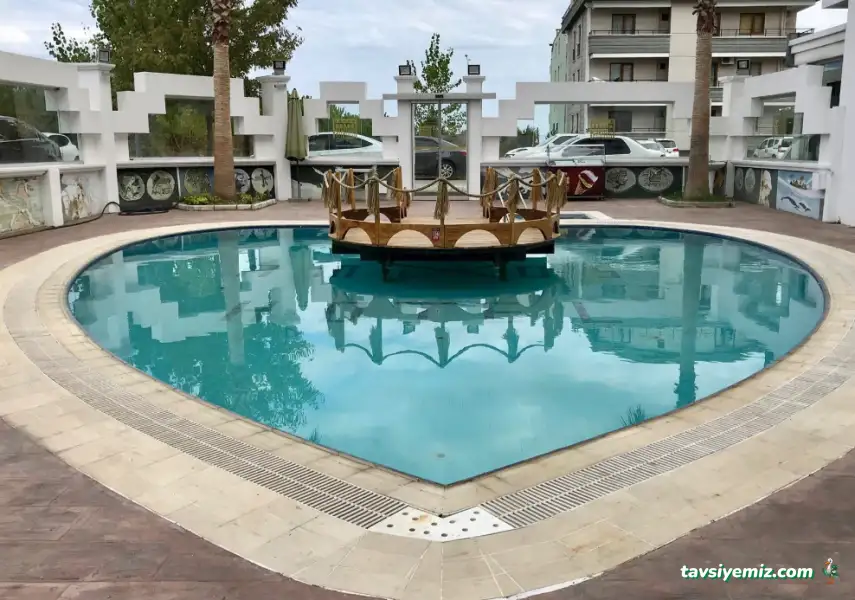 Grand De Luxe Amisos Hotel