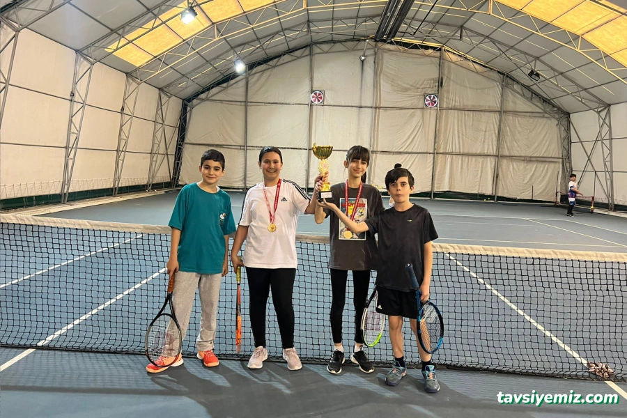 Hakkari Tenis Kortu
