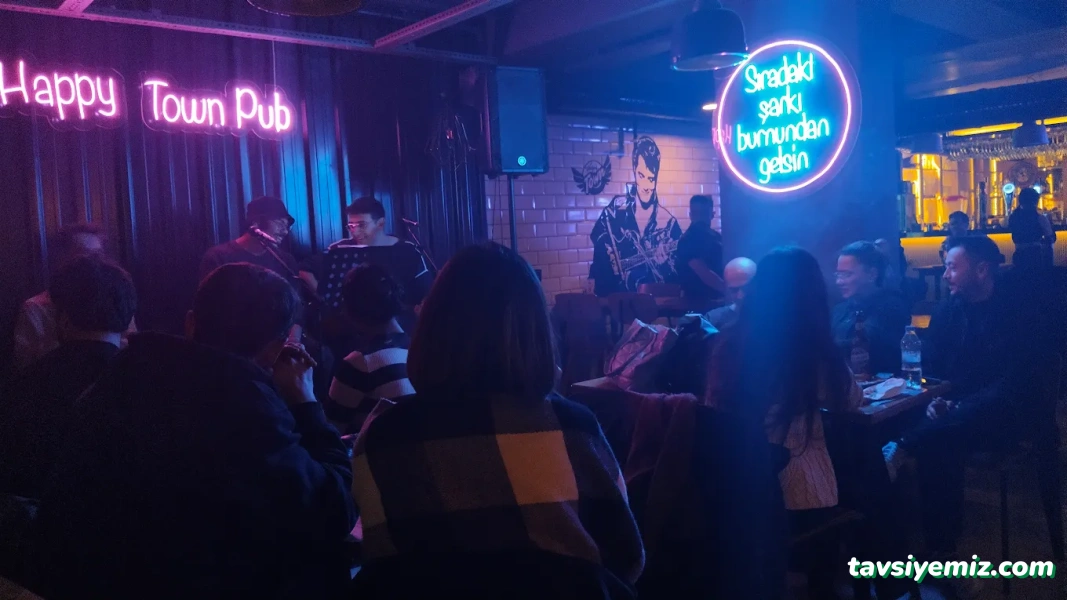 Happy Town Pub & Bistro