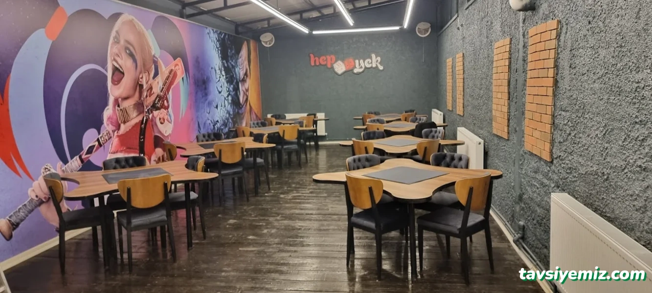 Hepyek Cafe & Game Lounge