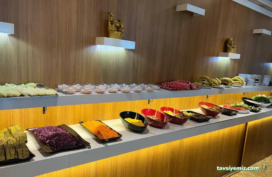 Hotel Golden Lightning