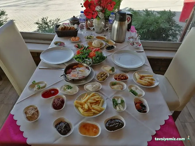 İnkaya Tarihi Çınaraltı Aile Tesisleri