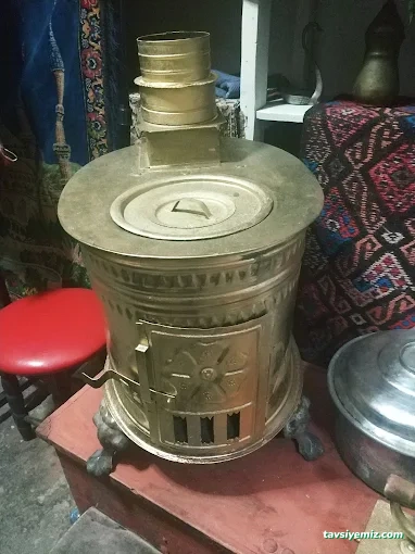 Işıker Antika Tarihi Halı Ve Kilim