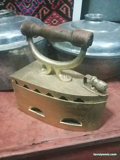 Işıker Antika Tarihi Halı Ve Kilim