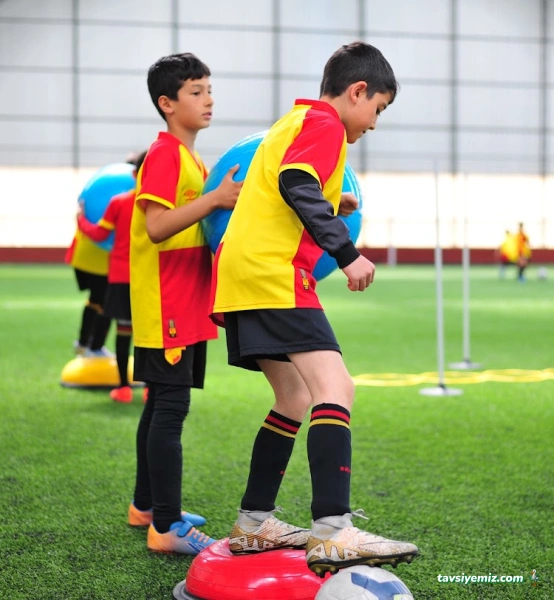 Isparta Göztepe Futbol Okulu