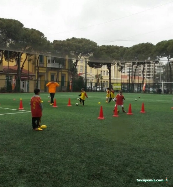 İzmir Galatasaray Futbol Okulu
