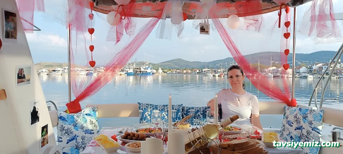 İzmir Yat Tekne Kiralama Çeşmealtı Marina