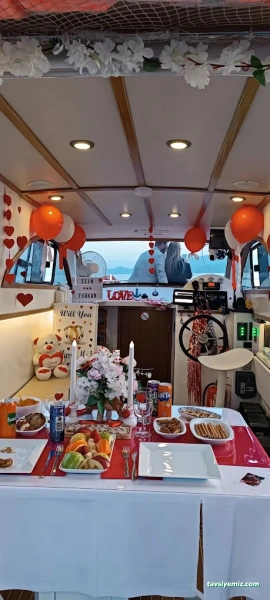 İzmir Yat Tekne Kiralama Çeşmealtı Marina