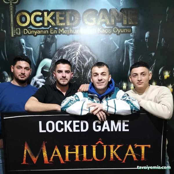 Kanlı Gece Korku Evi